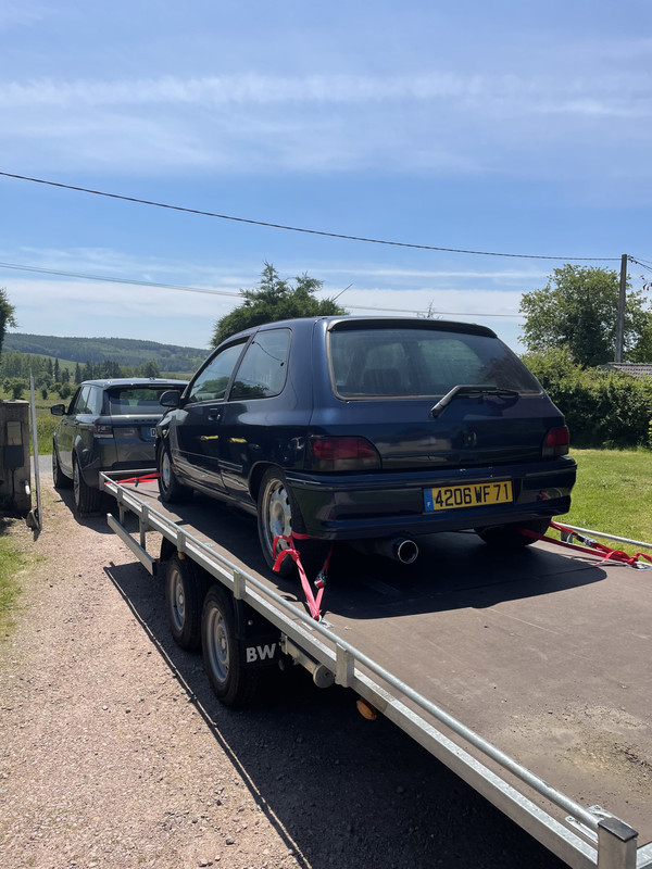 EF6944E5-6D04-417C-A6B3-213DA9E5A39B