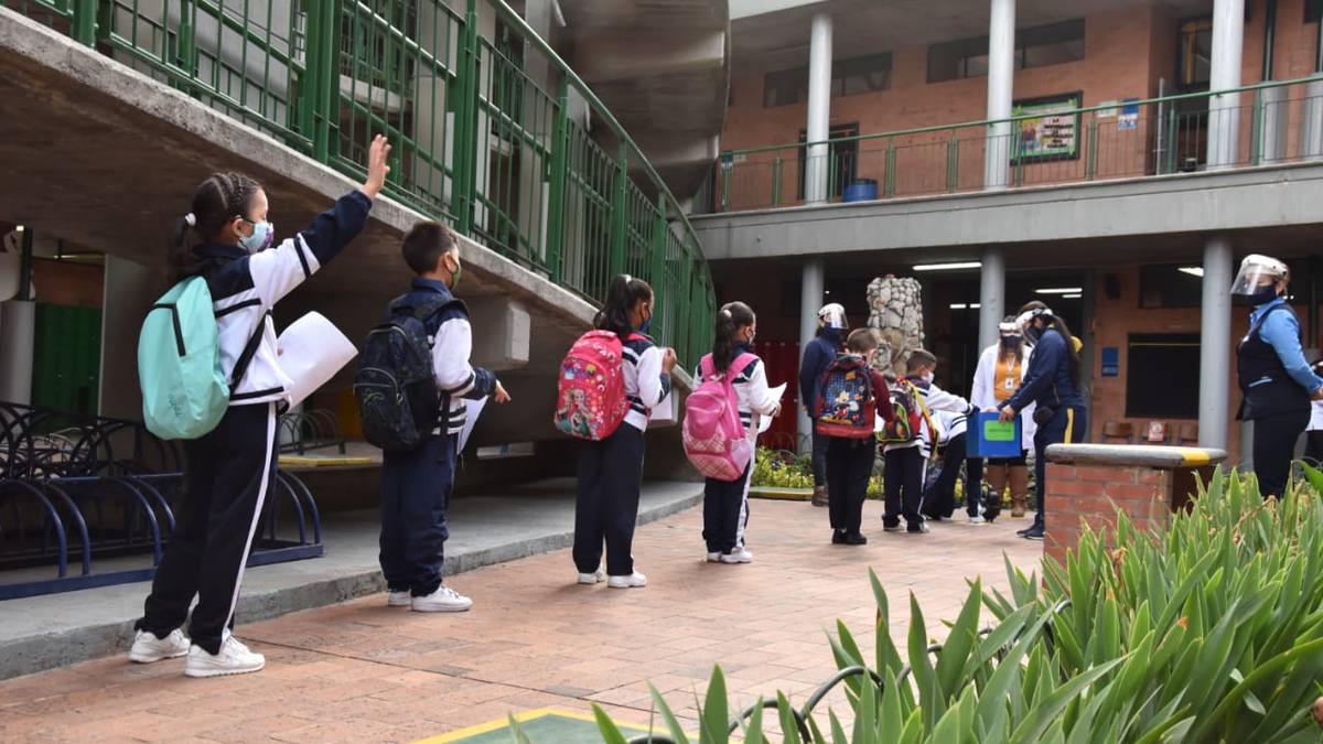 Claudia Sheinbaum llama a regresar a clases en todos los niveles
