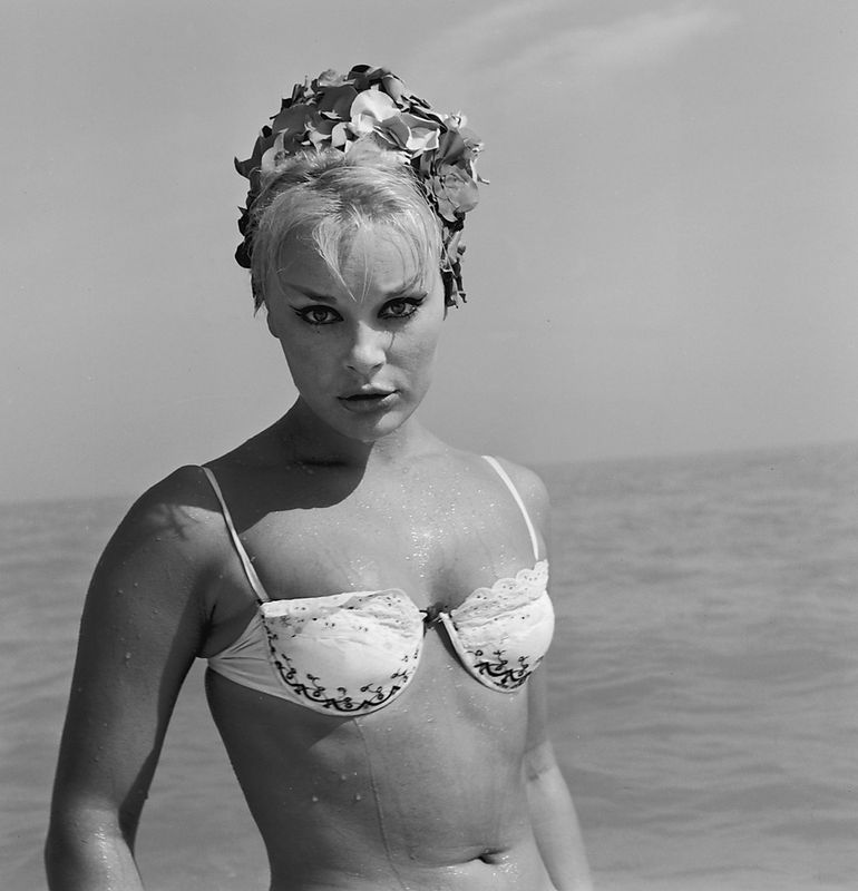 elke_sommer_mc74