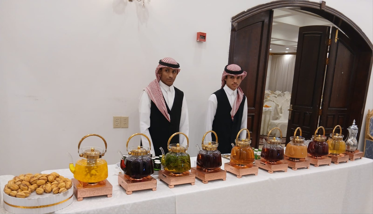 تجهيز جلسات ومناسبات الاتجاه اللامع