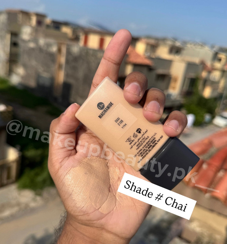 Huda Beauty Easy Blur Airbrush Foundation – 30 ML - image 6