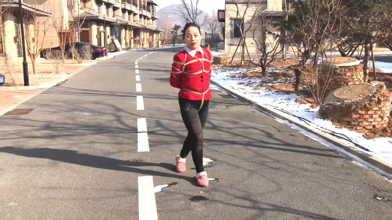 丽佳美苑 潇潇寒亭残雪捆绑露出.mp4_20210223_090525.417