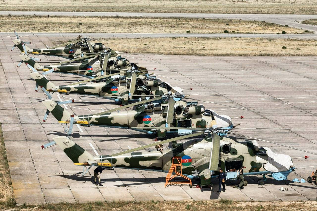 Azeri-Mi-24-V-and-P.jpg