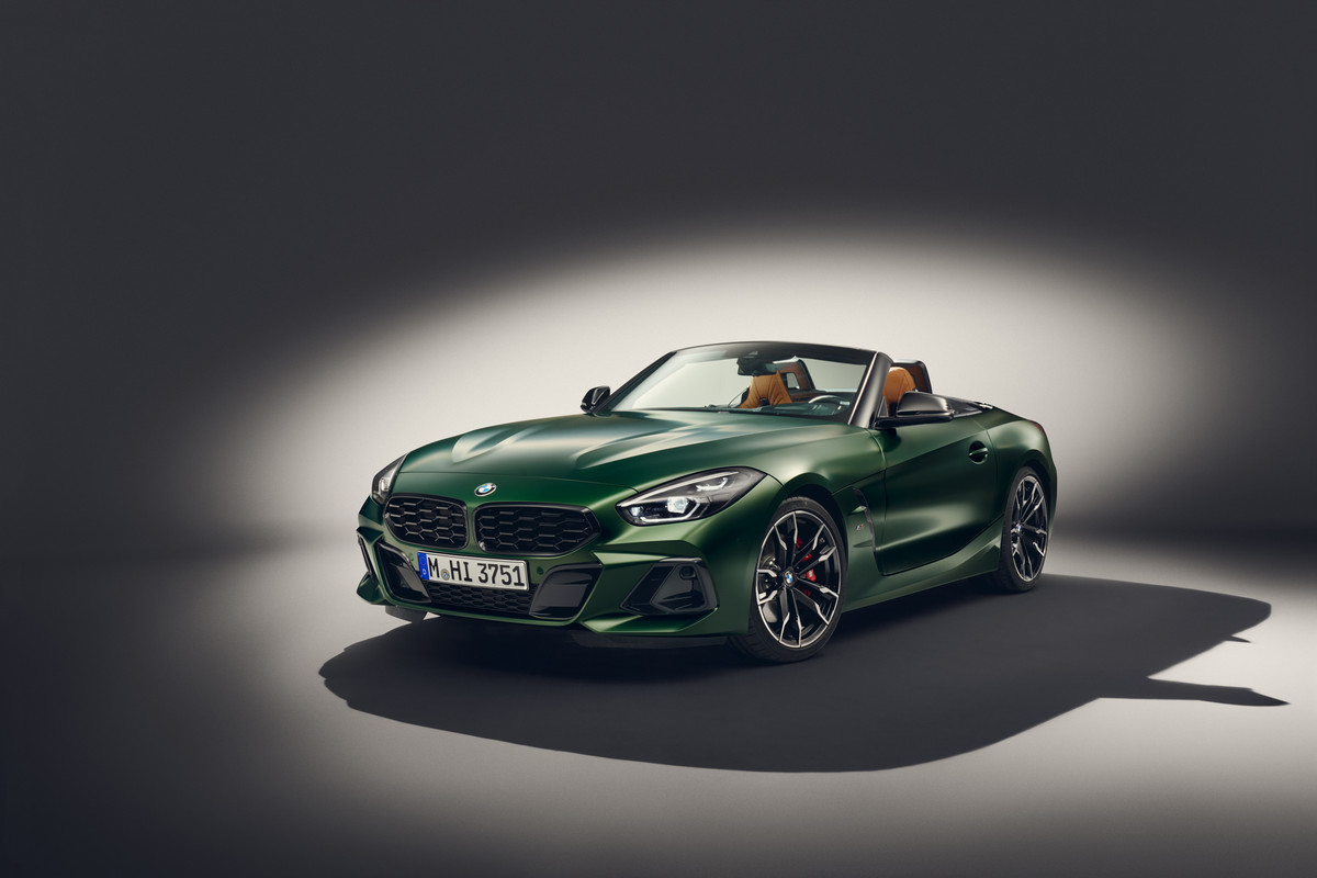 P90535777_highRes_the-bmw-z4-m40i-with
