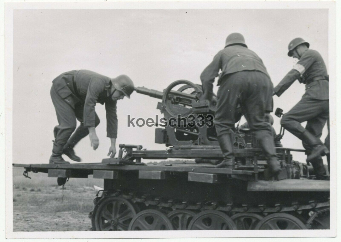 2cm Geschütz auf Panzer Halbkette im Westen 1940_1