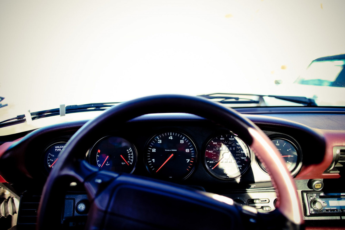 porsche964-10-2000x1333