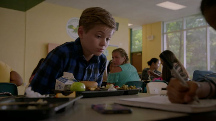 Fotos 06835 Los.Secretos.de.Sulphur.Springs.2021.S01E01.HDTV.XviD.Audio.Castellano