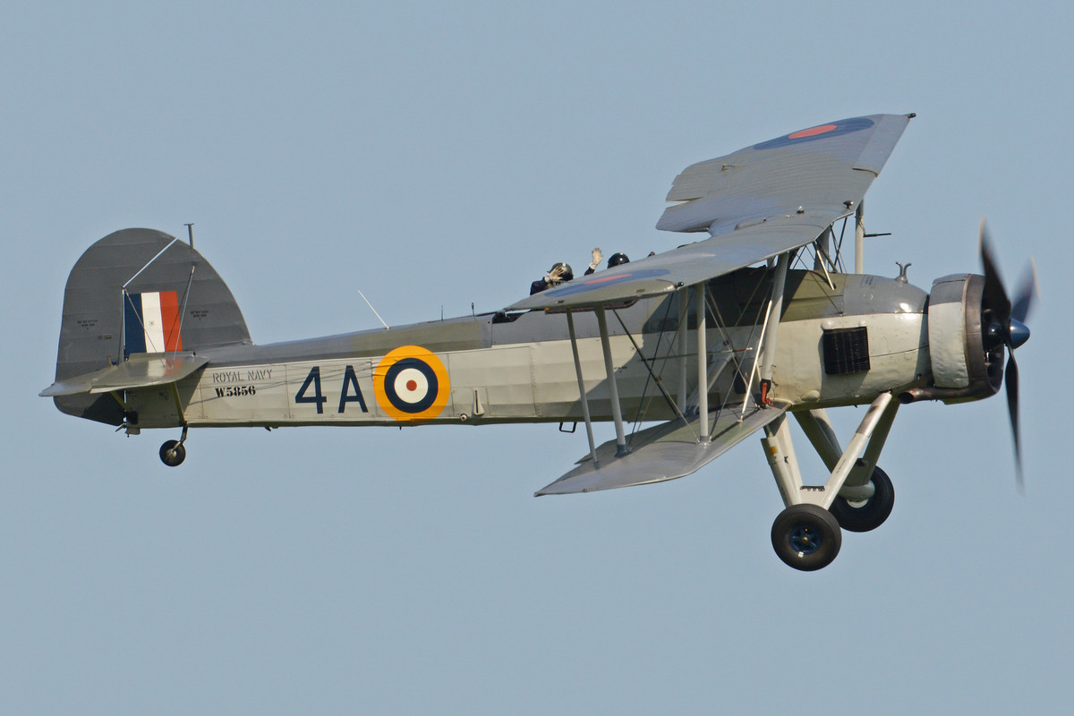 Fairey_Swordfish_I_'W5856_-_4A'_(G-BMGC)_(27487059155)