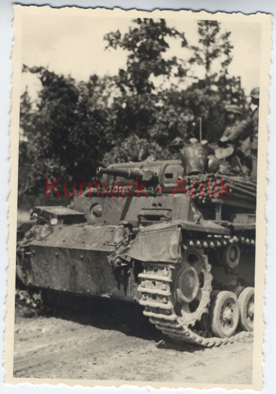 Foto Wehrmacht Schützen Reg.3 Russland Panzer III Front Vormarsc
