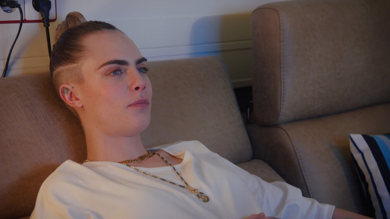 Planet Sex with Cara Delevingne_20230130_23250010.ts_snapshot_23.38.560