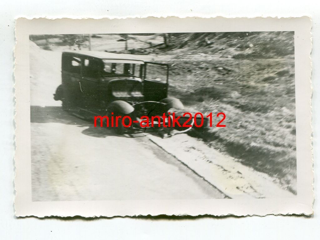 Foto, Legion Condor, zerstörter PKW, vor Madrid,