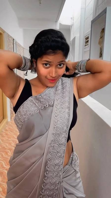sexy tamil girl armpit and anvel in grey saree.mp4_snapshot_00.00.745