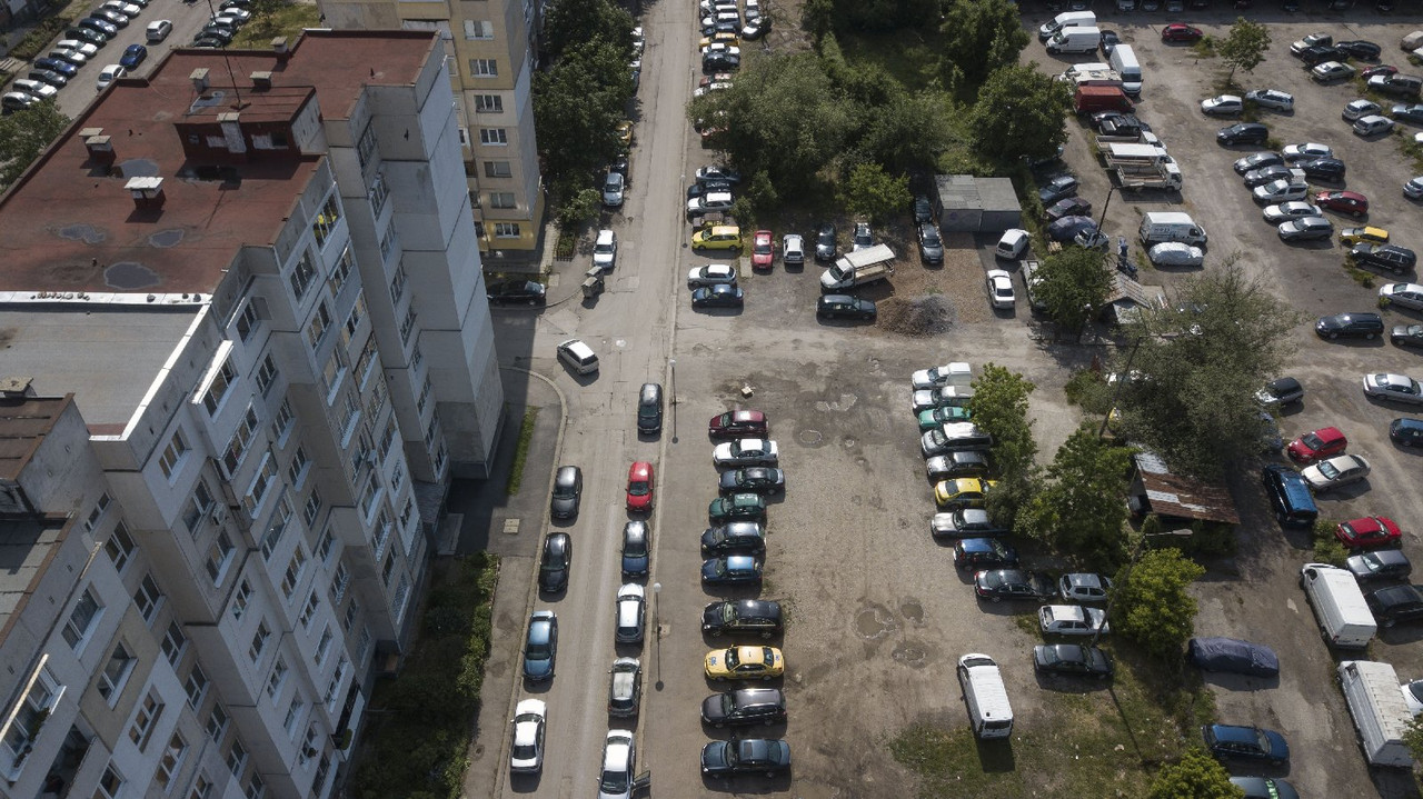 п (4)