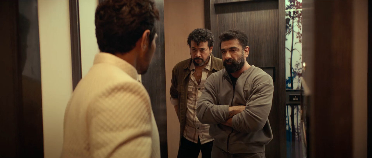 Dhoom Dhaam 2025 WebRip [Hindi + Tamil + Telugu] 480p, 720p, 1080p ESub Screenshot