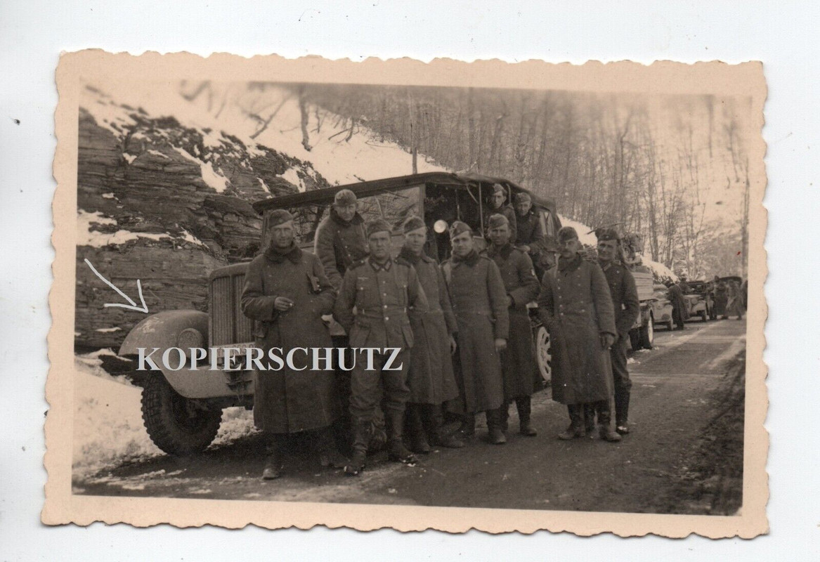 Vormarsch LKW Halbkette Gespenst Emblem Krad Gespann Kübel SDkfz Soldat