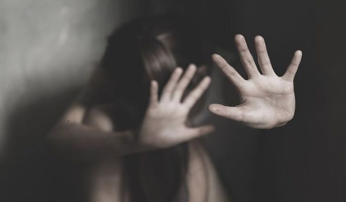 Bejat! Guru SMP di Bekasi Lecehkan Siswi di Ruang OSIS, Polisi Ungkap Fakta Mengejutkan! Bejat! Guru SMP di Bekasi Lecehkan Siswi di Ruang OSIS, Polisi Ungkap Fakta Mengejutkan!