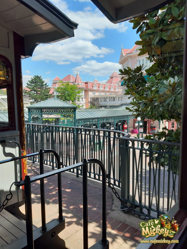 118749B6-DBAB-4AD5-A779-B4860051E449