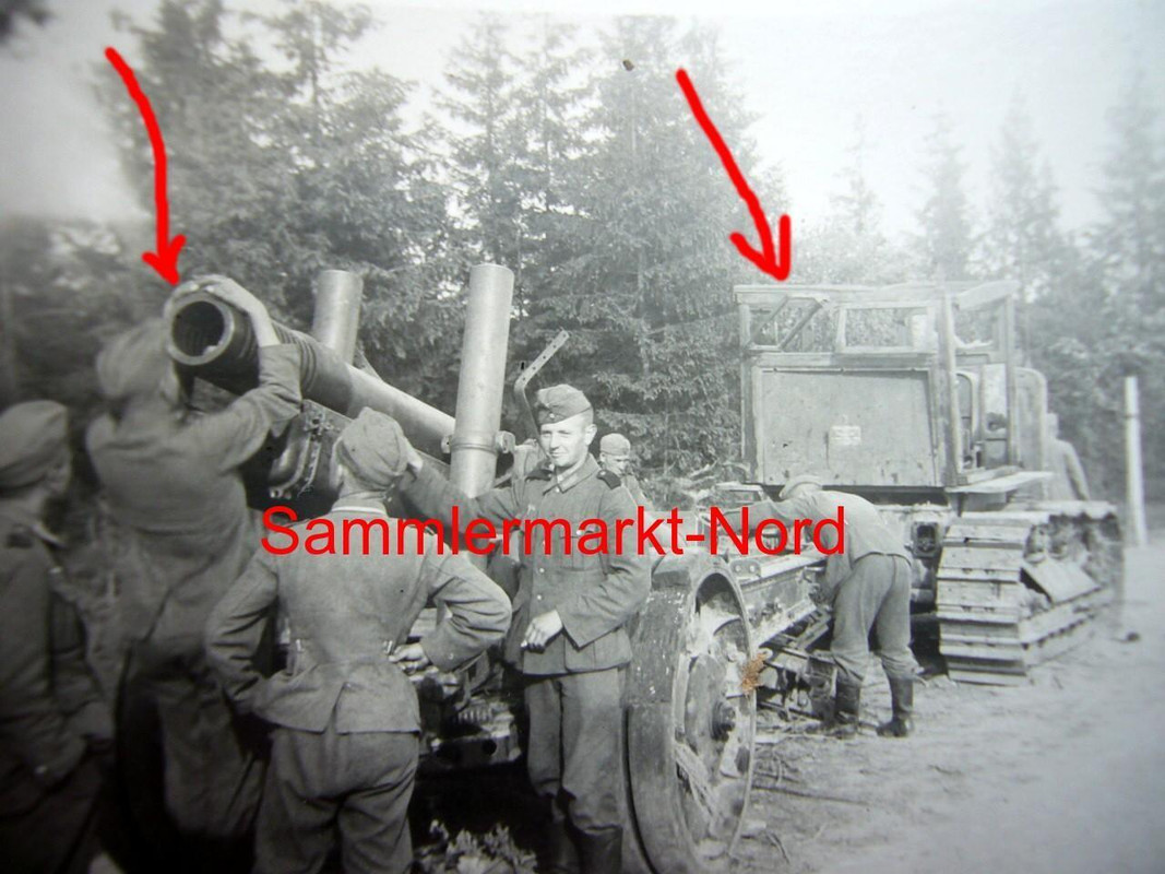 Foto Ostfront Russland - russischer Artillerieschlepper TRAKTOR mit Geschütz