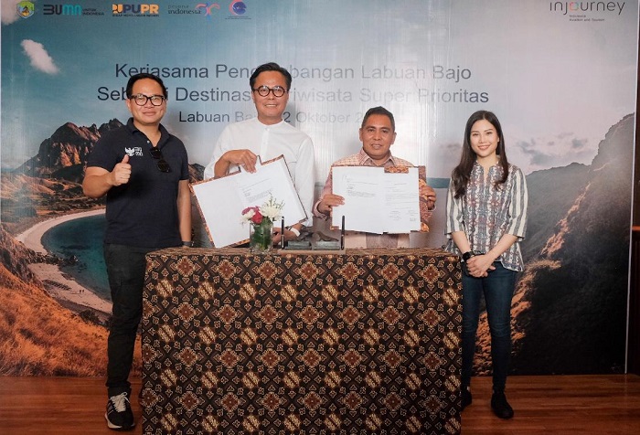 Angela Tanoesoedibjo saat menghadiri acara penandatanganan kerja sama antara Direktur Utama In Journey Dony Oskaria dengan Bupati Manggarai Barat Edistasius Endi di Labuan Bajo pada Rabu (12/10/2022).