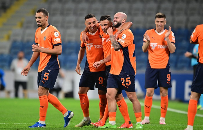 Soi kèo tài xỉu, phạt góc trận Istanbul Basaksehir vs Cherno More Varna, 00h45 ngày 01/08