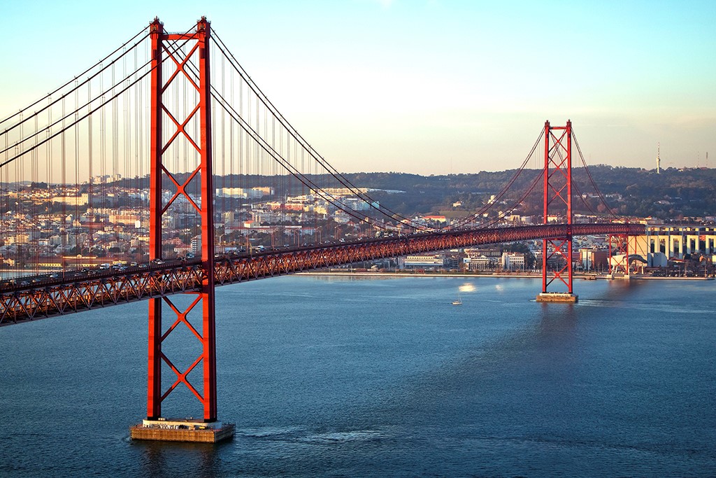 20 escudos Portugal 1966. Puente Salazar (actualmente Puente 25 de Abril). Puente-25abril-lisboa-pat