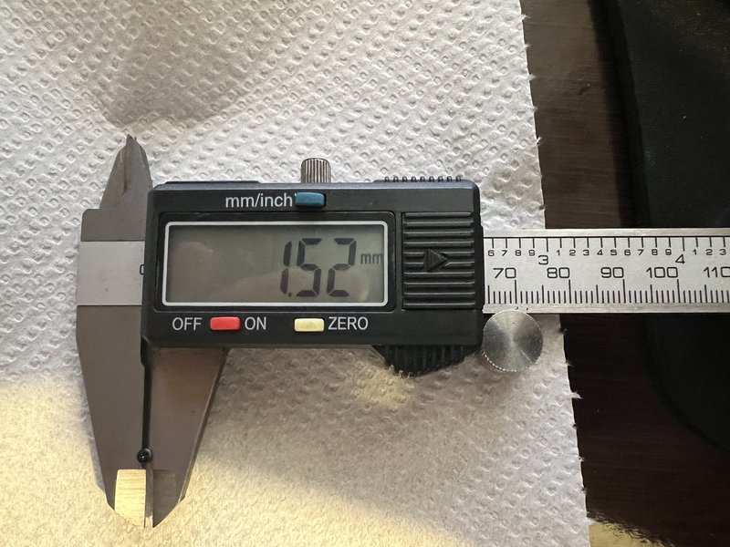 Diámetro del tornillo. Ni DIN ni ISO ni JIS tienen M1.5 así que daré por bueno un M1.6