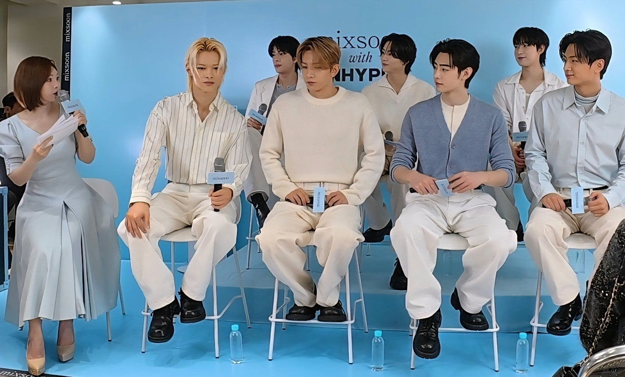 Jio Son hosting the MIXSOON x ENHYPEN new product launch.