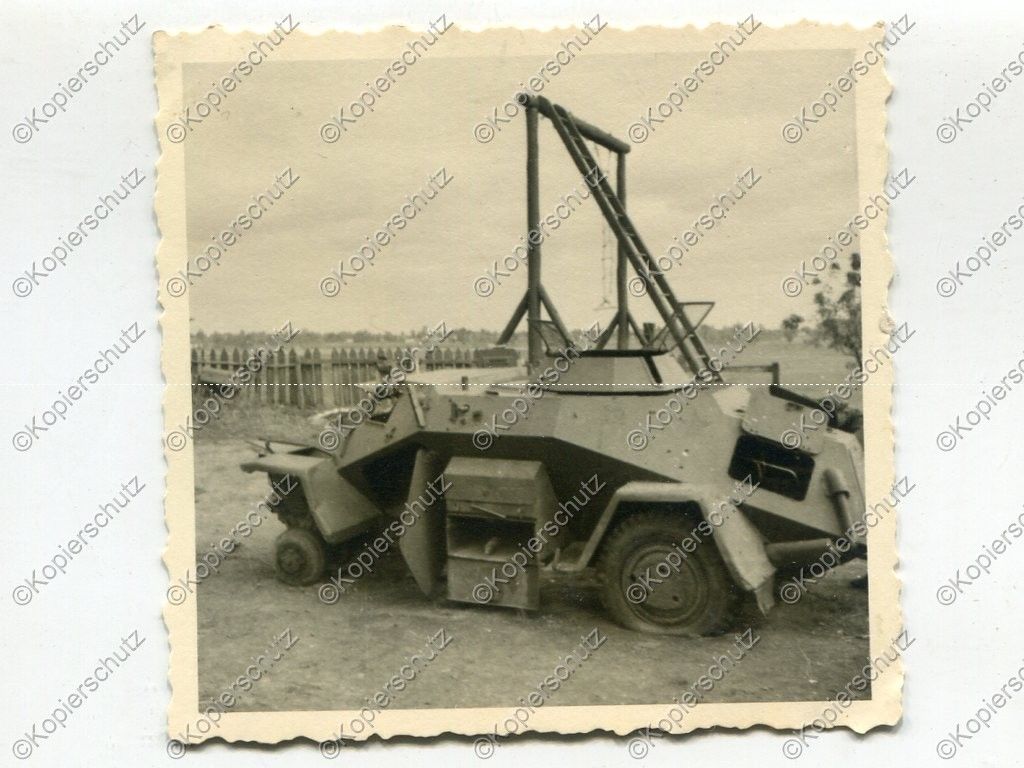Foto, Wehrmacht, zerstörter leichter Panzerspähw