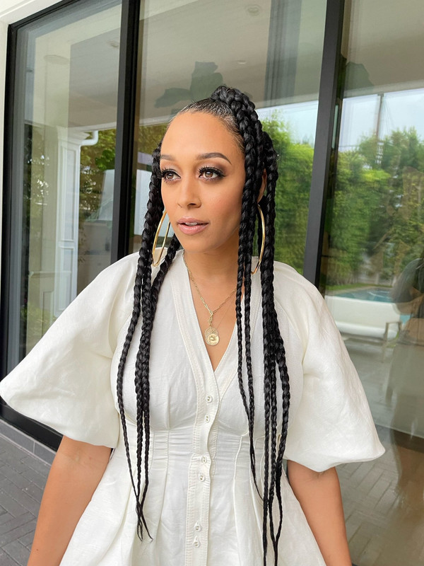 [Image: Fa-Xfn-B0a-UAQRG-d.jpg]