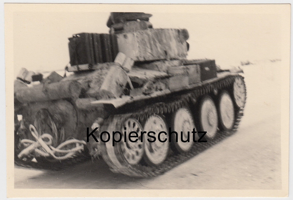 Ostfront Wehrmacht tschechischer Beute Panzer 38(t) in Wintertar