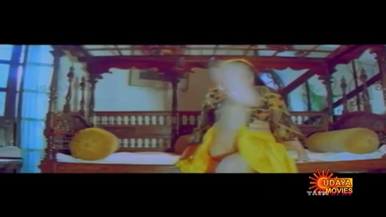 Dolly Minhas Hot CRG.mp4_20240727_131131.646