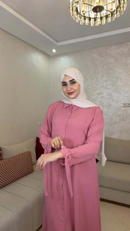 أبيض