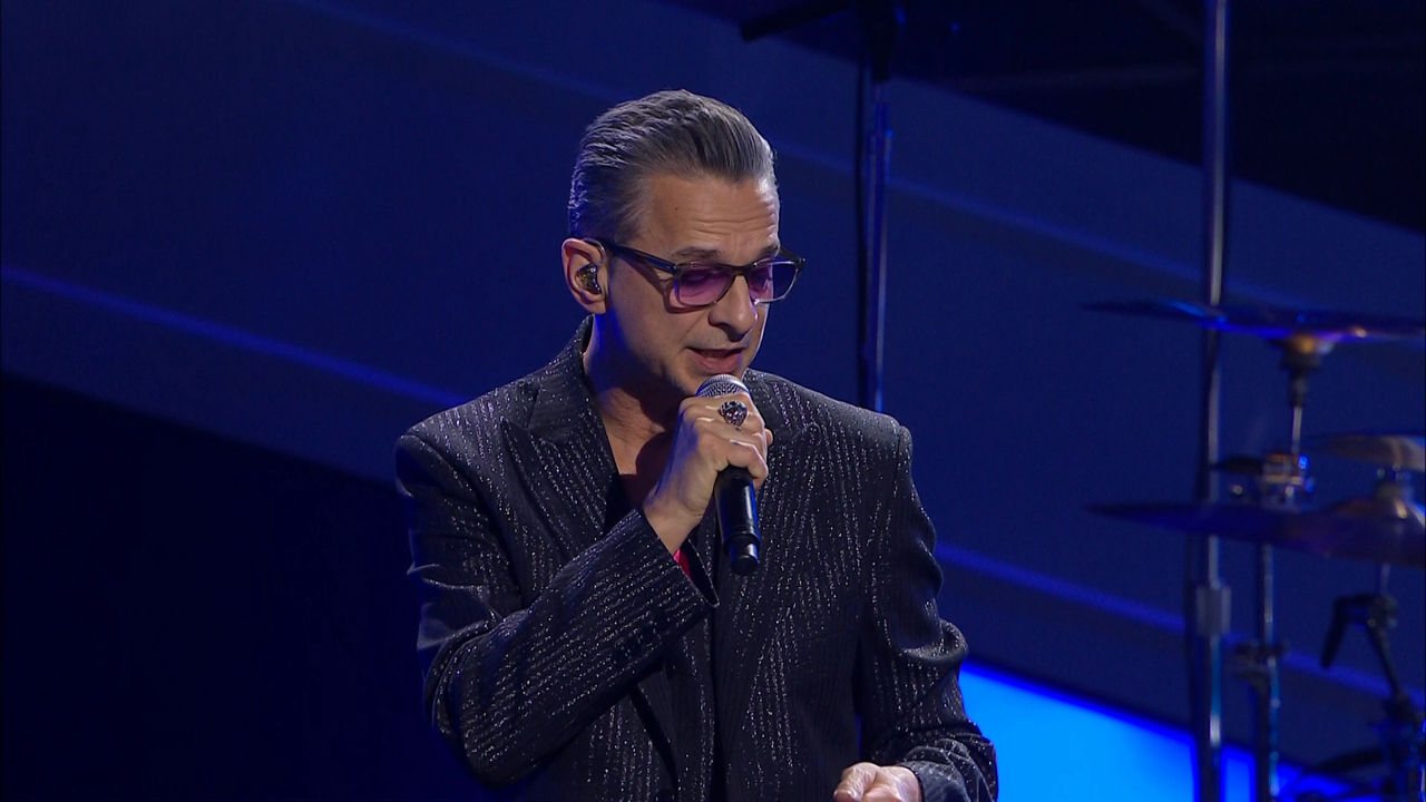 Depeche Mode - Ghost Againn & Personal Jesus,Sanremo 2023,11 Feb.ts_20230212_080338.041