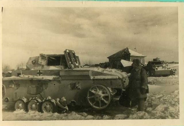 Немецкий танки,захваченный в с.Карповка под Сталинградом. Донско