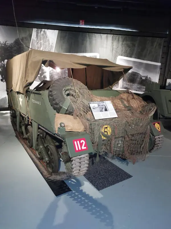 Chars et blindes dans les musees-divers - Page 22 Even-more-tanks-and-vehicles-from-the-ardennes-part-3-v0-0roe9qxg7k5c1