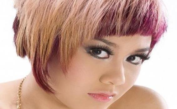 Valia Rahma merupakan aktris Indonesia. Ia meninggal pada 13 Januari 2012 karena kecelakaan lalu lintas.