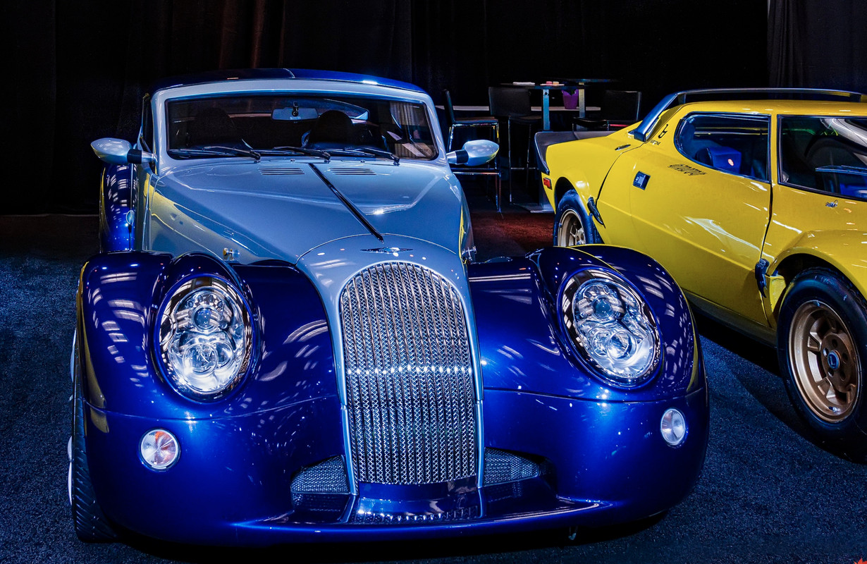 bluevintagecarshowcanadian.jpg