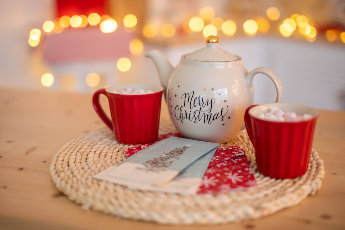 théière et tasses de noel