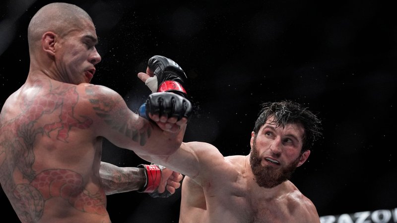 Али Абделазиз: UFC даваха удобни съперници на Алекс Перейра