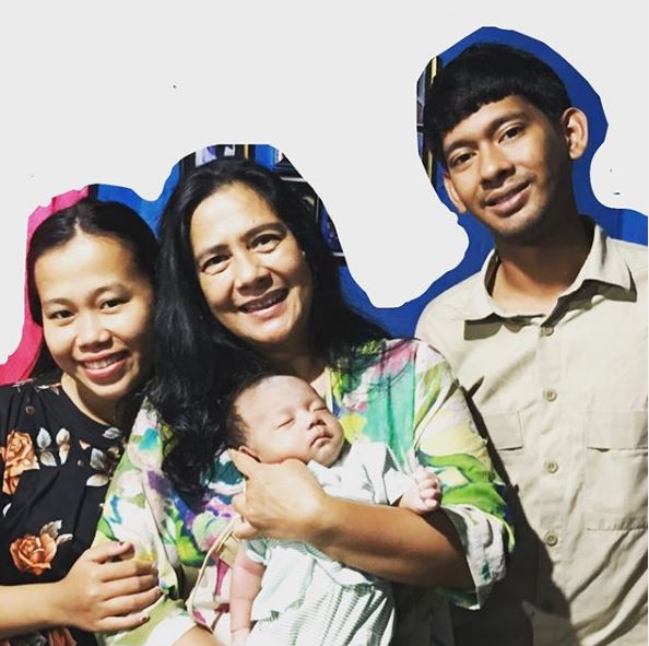 Lidya Kandow bersama anak dan cucuknya