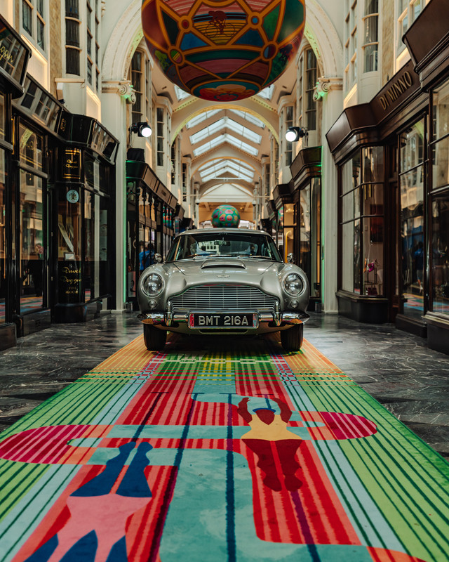 AstonMartincelebrates60thanniversaryofGoldfinger(8)