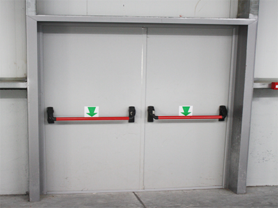 Porte métallique polyvalente installée au Maroc