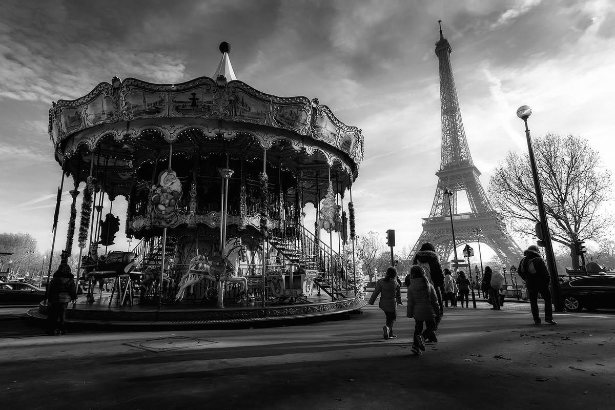 blacknwhite-paris-2507590-1280.jpg