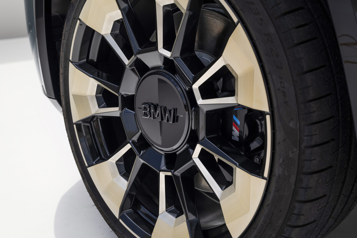 P90478599_highRes_the-first-ever-bmw-x