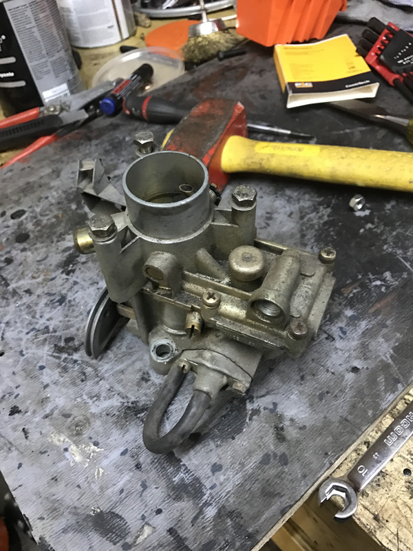 Restauration 4L (1330)