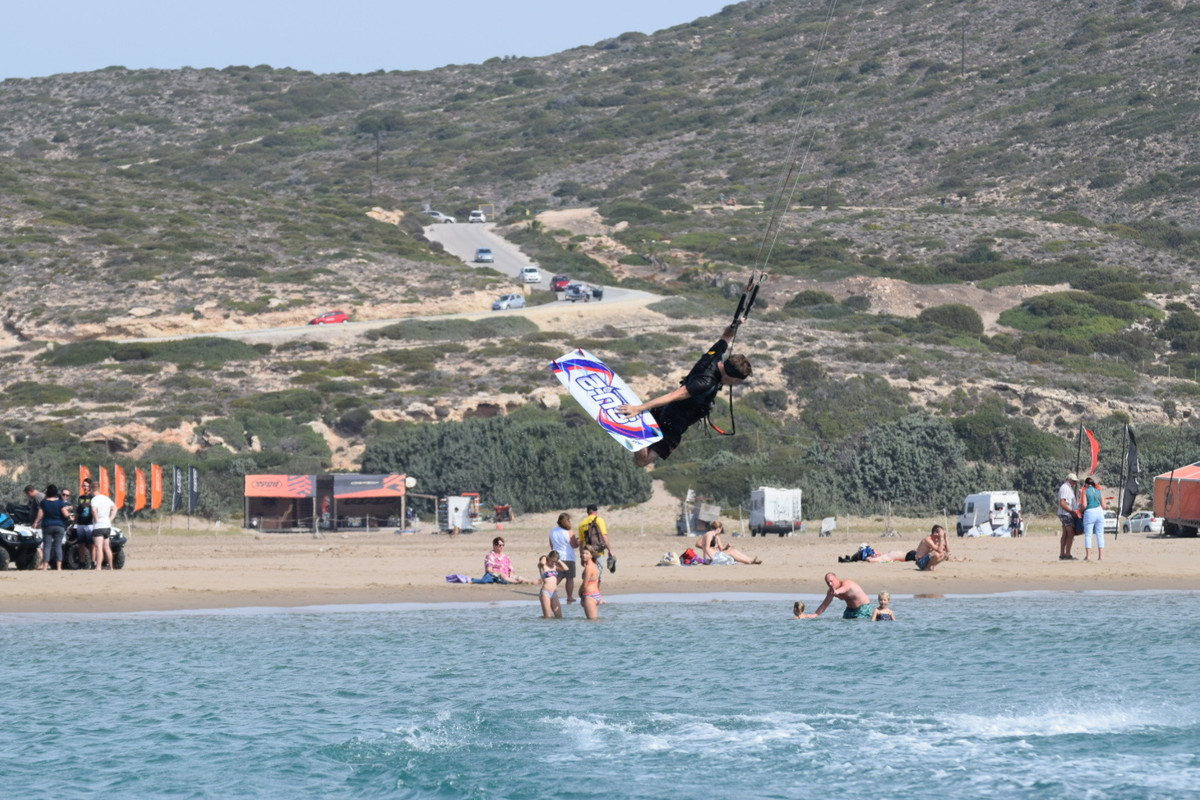 C70EB58C-4F4F-443B-A43D-F79110E6CFD6