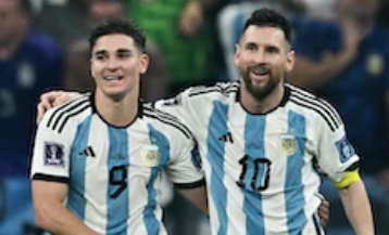 Lionel Messi & Julian Alvarez bersinar saat Argentina mengalahkan Kroasia untuk mencapai final Piala Dunia