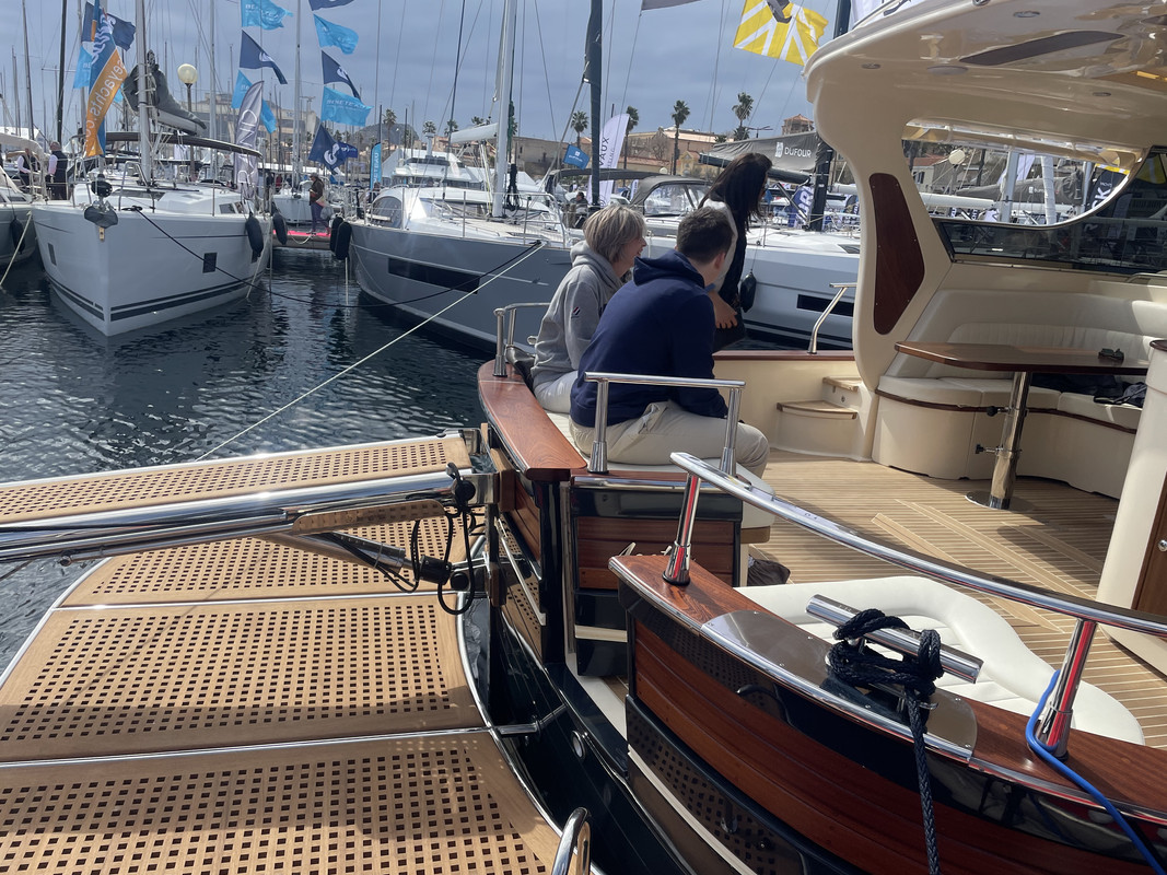 BD3ED2D1-36E8-4910-A4FB-3D2F2486D8AF