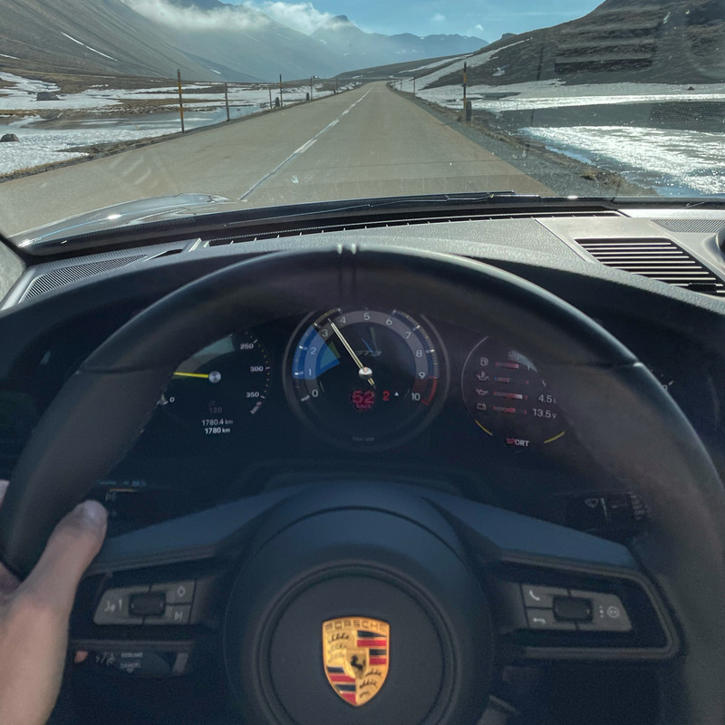 B27FE4BD-2637-473F-B308-2359627F45E1