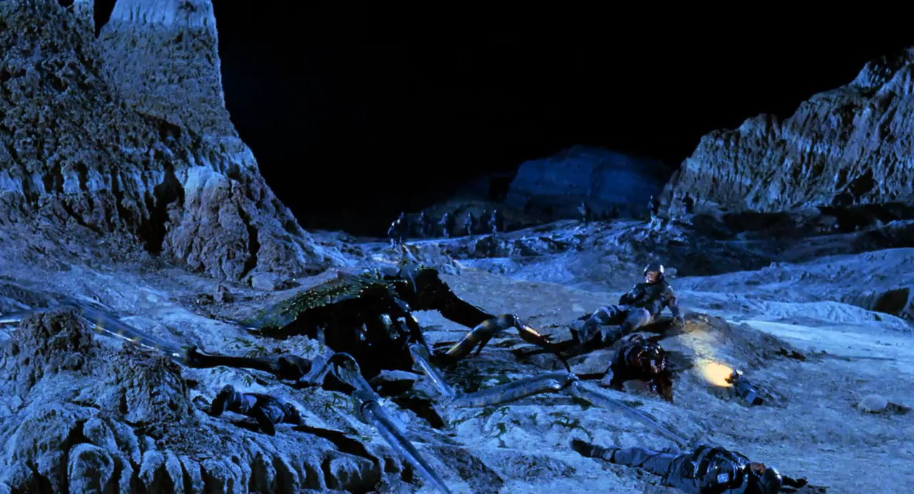 Starship Troopers 1997 BluRay [Hindi + English] 480p, 720p ESub Screenshot